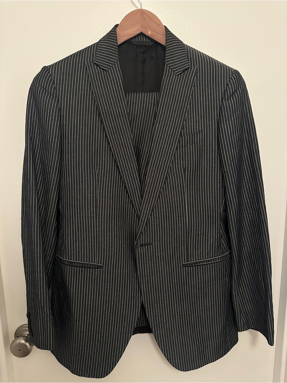 John Varvatos Collection 38R Cotton/Linen Blend Dark Grey Pinstripe Suit